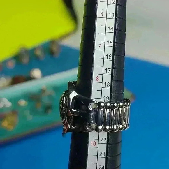 Silver tone red heart clear rhinestones fashion ring size 9 to 10 - Picture 13 of 17